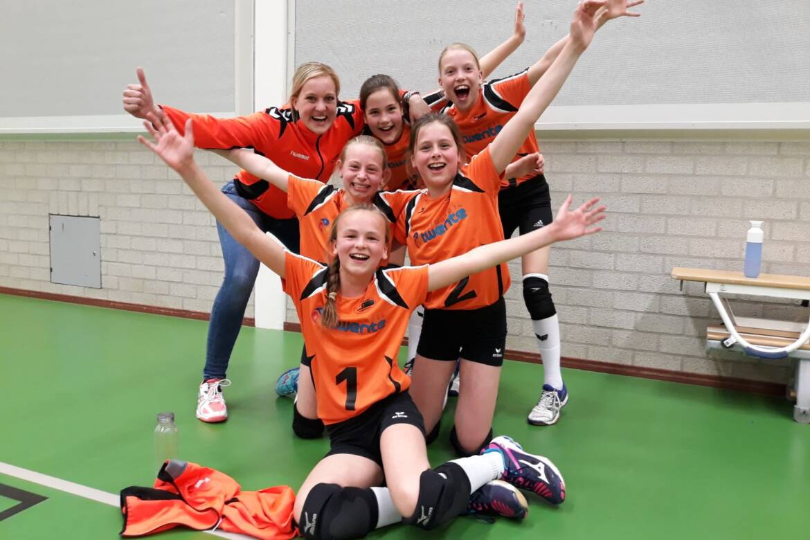 Meisjes CMV 6-1 kampioen van regio oost!