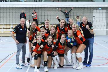 Dynamo dames 1 bekert door ten koste van Apollo 8 2!